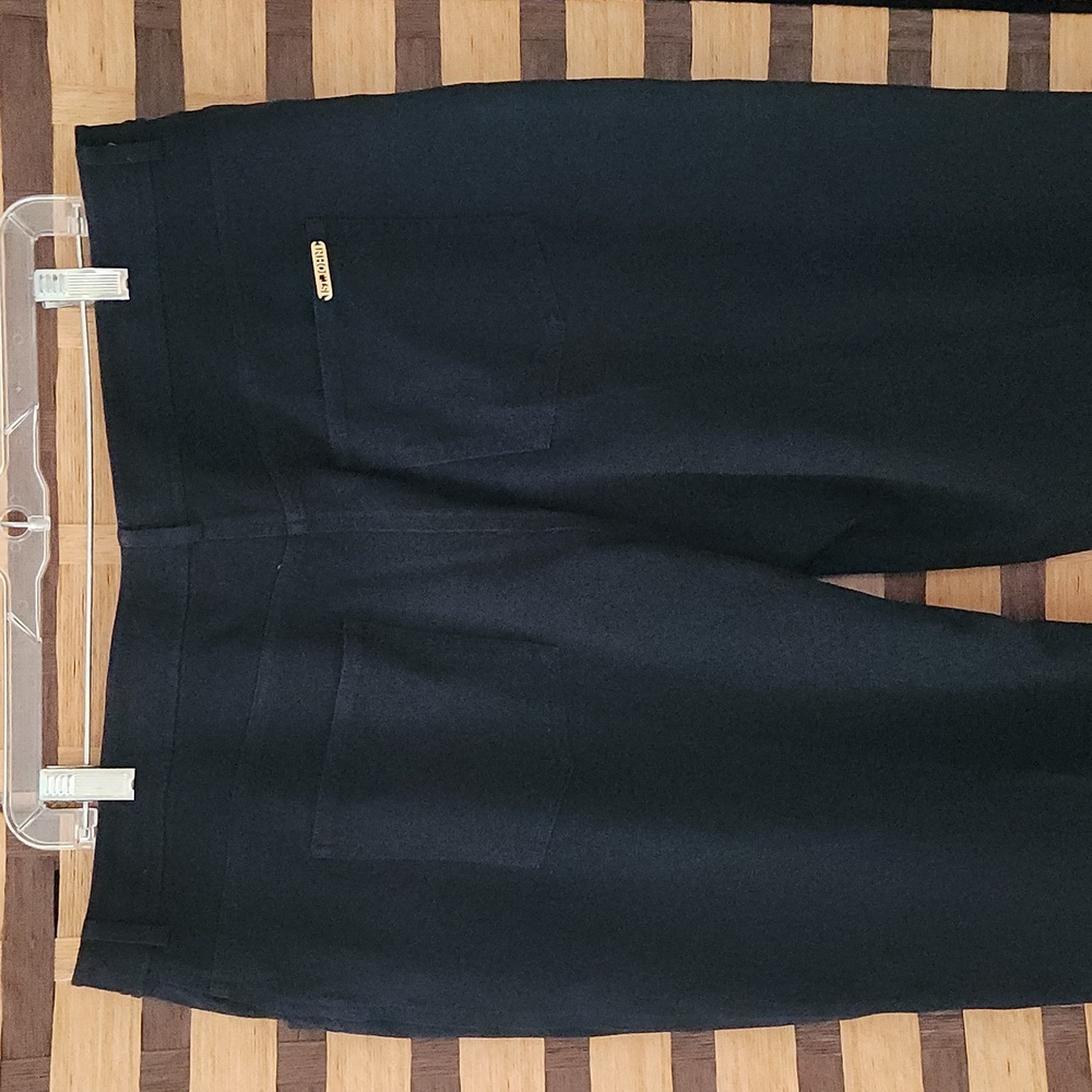 St. John capri black jeans